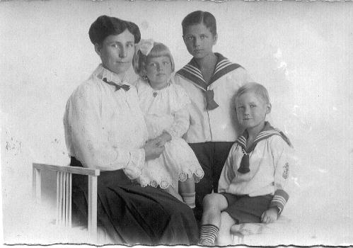 omnaschmitt.jpg (36058 bytes)